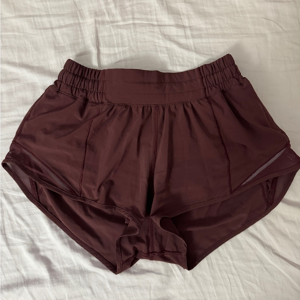 Lululemon Hotty Hot Low-Rise Lined Short 2.5" Maroon/Burgundy/Wine Color Size 4